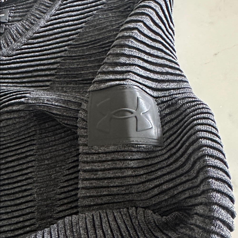 NWT Women’s Fitted Intelli-Knit Under Armour Ribbed Top - Picture 4 of 5